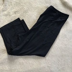 Black stretch Capri leggings
